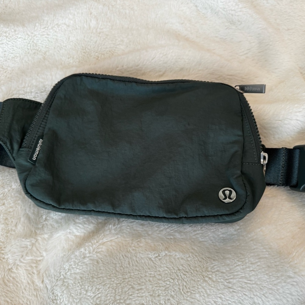 Lululemon Belt Bag 2L